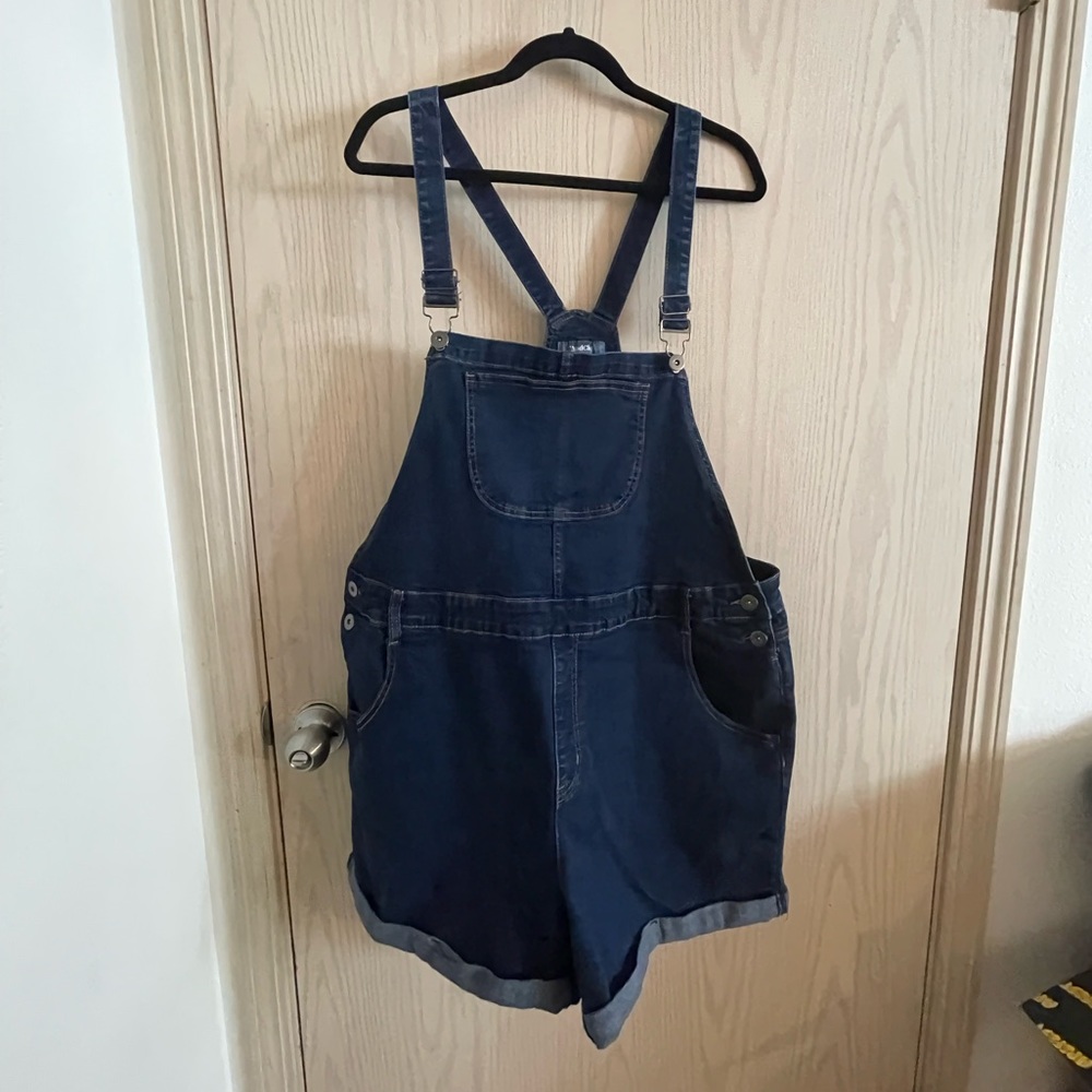 ModCloth 1X denim short overalls